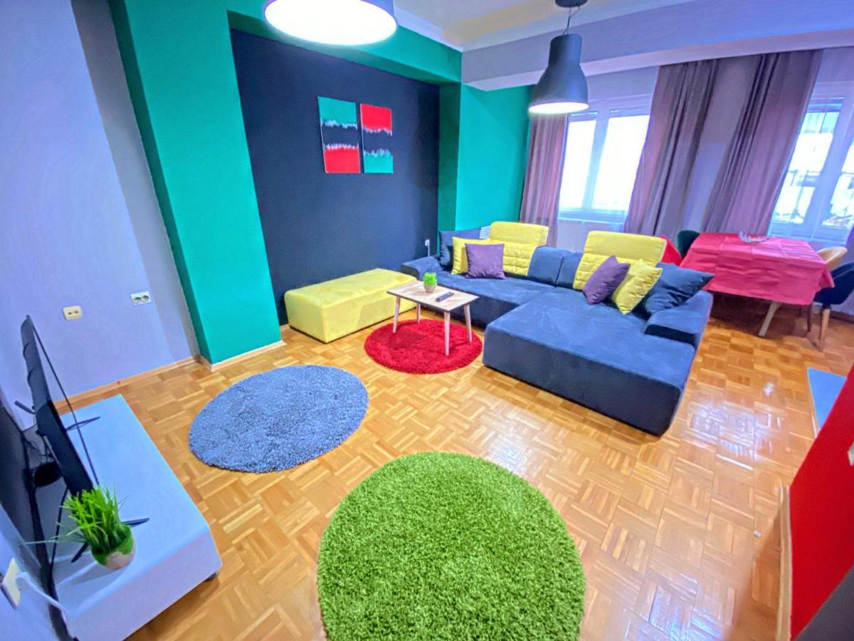 Mickitos Hostel & Apartments Szkopje Kültér fotó